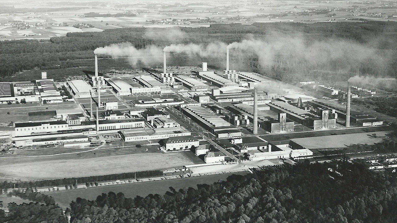 1939 - Errichtung einer Aluminiumhütte in Ranshofen durch die Vereinigte Aluminiumwerke AG, Berlin