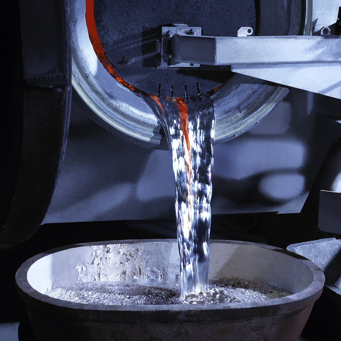 DOES GREEN ALUMINIUM EXIST? And, if so, what exactly is it?